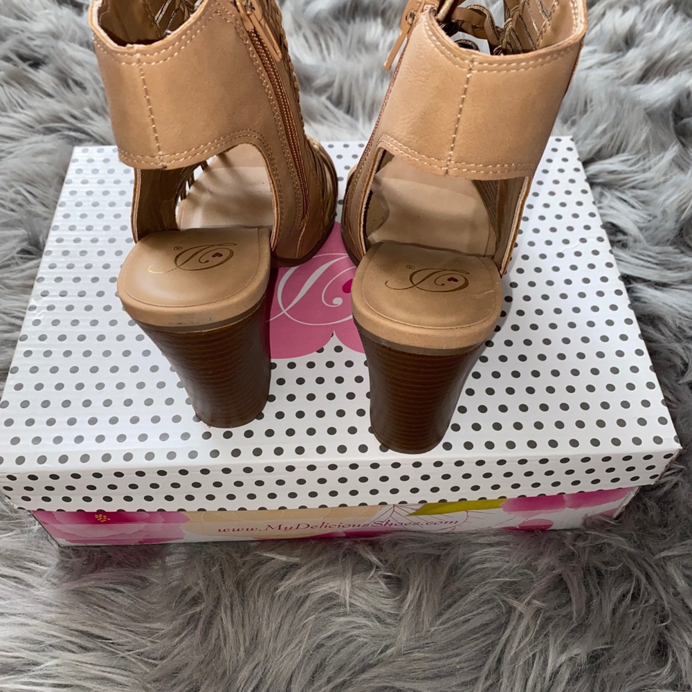 Heels - Picture 5 of 5